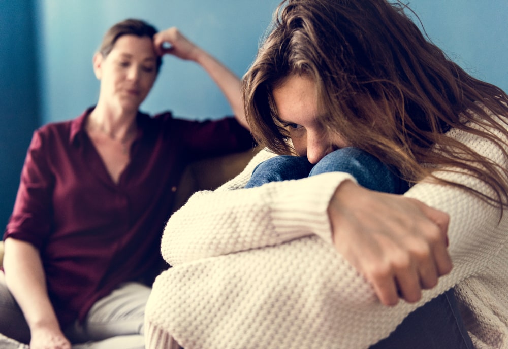 Mother and teenage daughter argue about rehab.