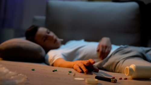 intoxicated teenager got overdosed on muscle relaxers