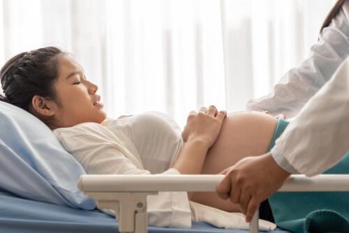 woman needs pain medications for labor