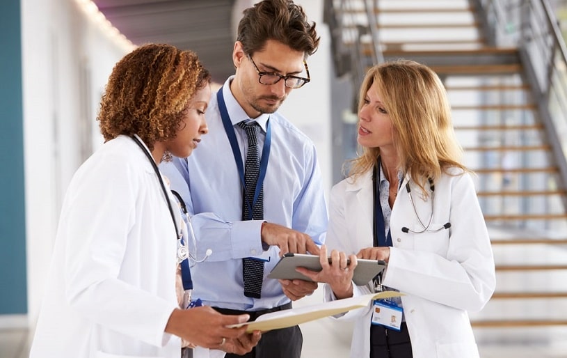 Doctors in detox clinic treating patients.